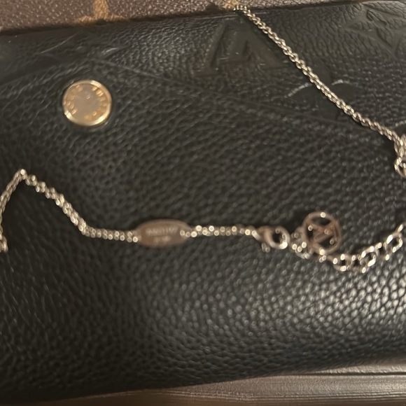 Louis Vuitton necklace V - Picture 4 of 4